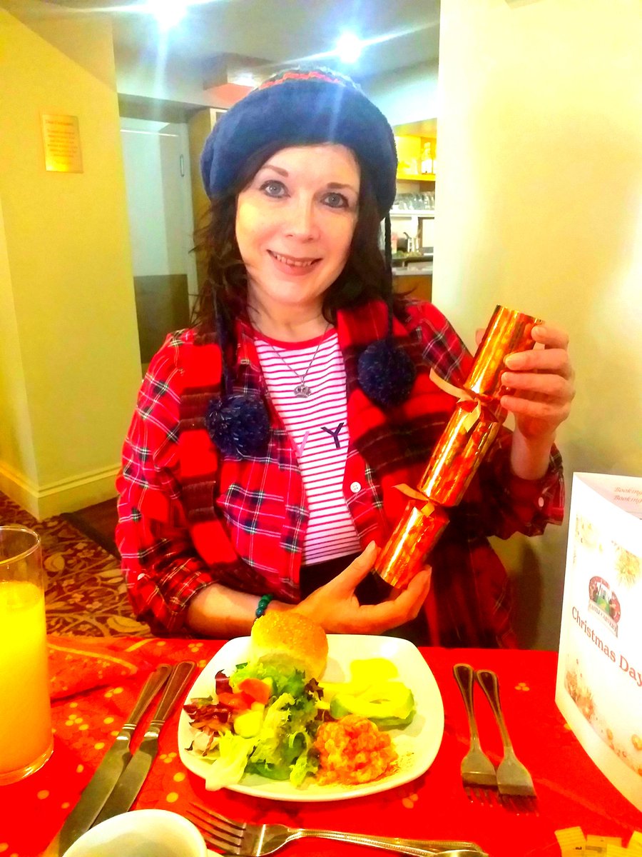 Bono66020372's tweet photo. #MerryChristmas from the #Castlecarvery #Racecourseinn on #Salhouseroad here in #Norwich https://t.co/VCP8iw5nPn