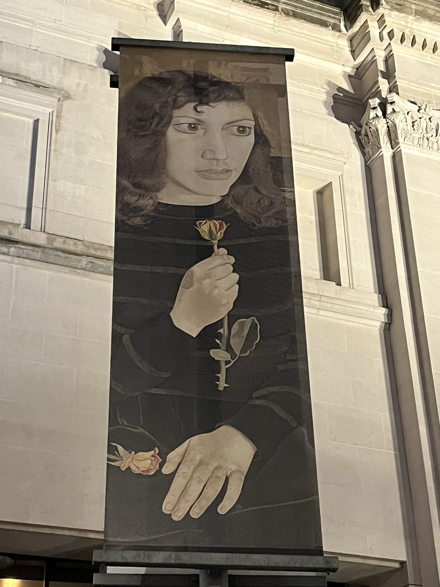 We ran into #jeffgoldblum at #trafalgarsquare this evening. Happy Christmas from #london!