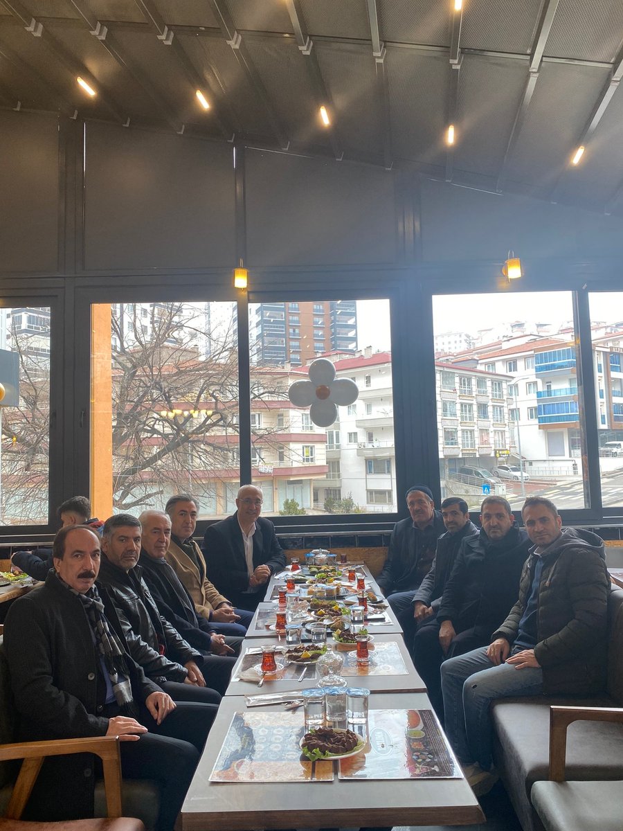 ankarabinyar's tweet photo. İş adamı Sn @HansuVahap Bey'e ait ve hizmet sektörünün marka değeri #TATLIM (KünefeBaklavaKadayıf) firmasının Mamak'ta yeni şubesinin açılışına katıldık Memleketimizin tanıtımında öncü rol üstlenen ve Ankara'lılara farklı damak tadı sunan Vahap Bey'i tebrik eder başarılar dileriz https://t.co/uoXDeYsBnv