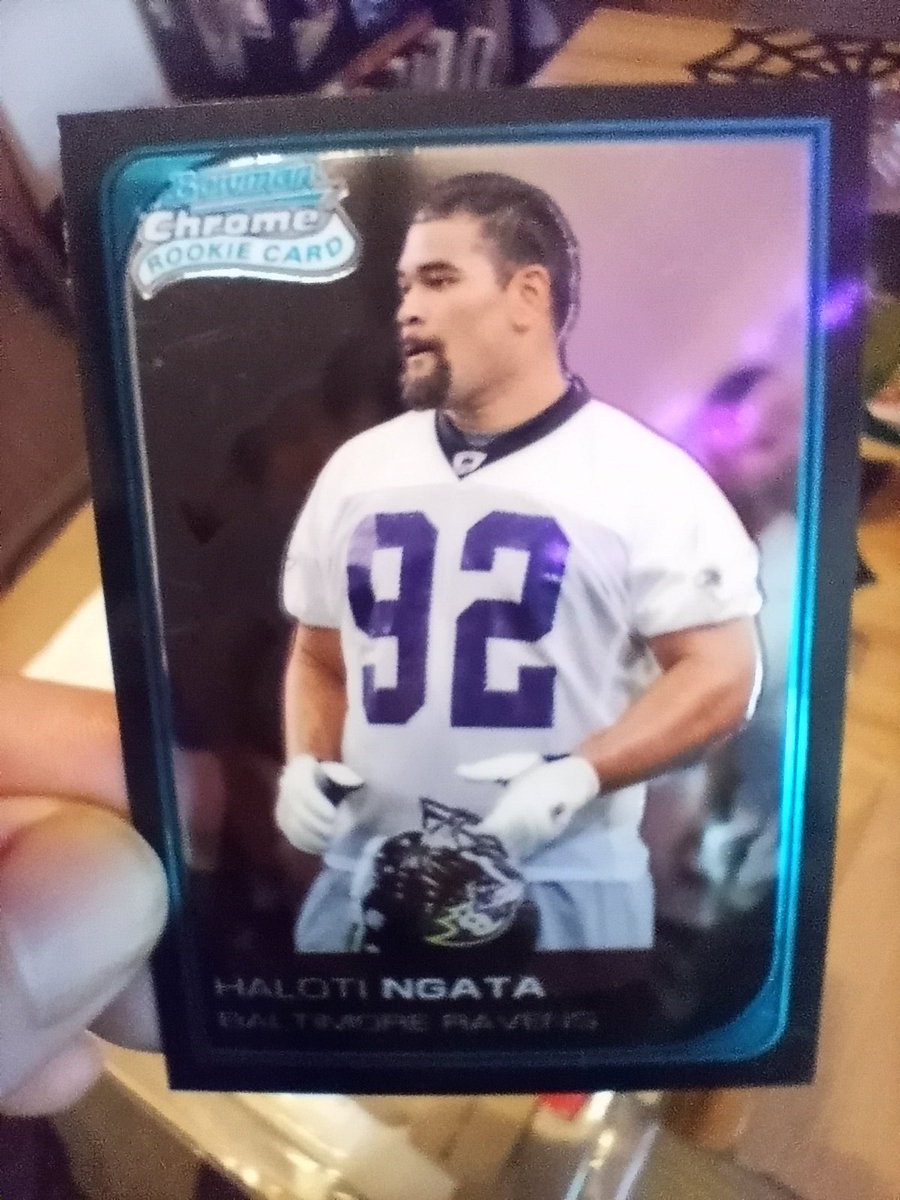 WheezyMcNubbins's tweet photo. Let's do another giveaway. RT and comment for a chance to win a Bowman Chrome Haloti Ngata ROOKIE card. Must be following me so I can pm the winner. Ends halftime of the Steelers game this Sunday. #Ravens #RavensFlock #Rookie #TheHobby #HOF #HalotiNgata shipping is paid by me. https://t.co/1r44HW9Z6I