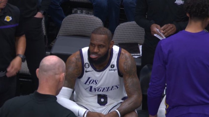 GET LEBRON SOME HELP @JEANIEBUSS