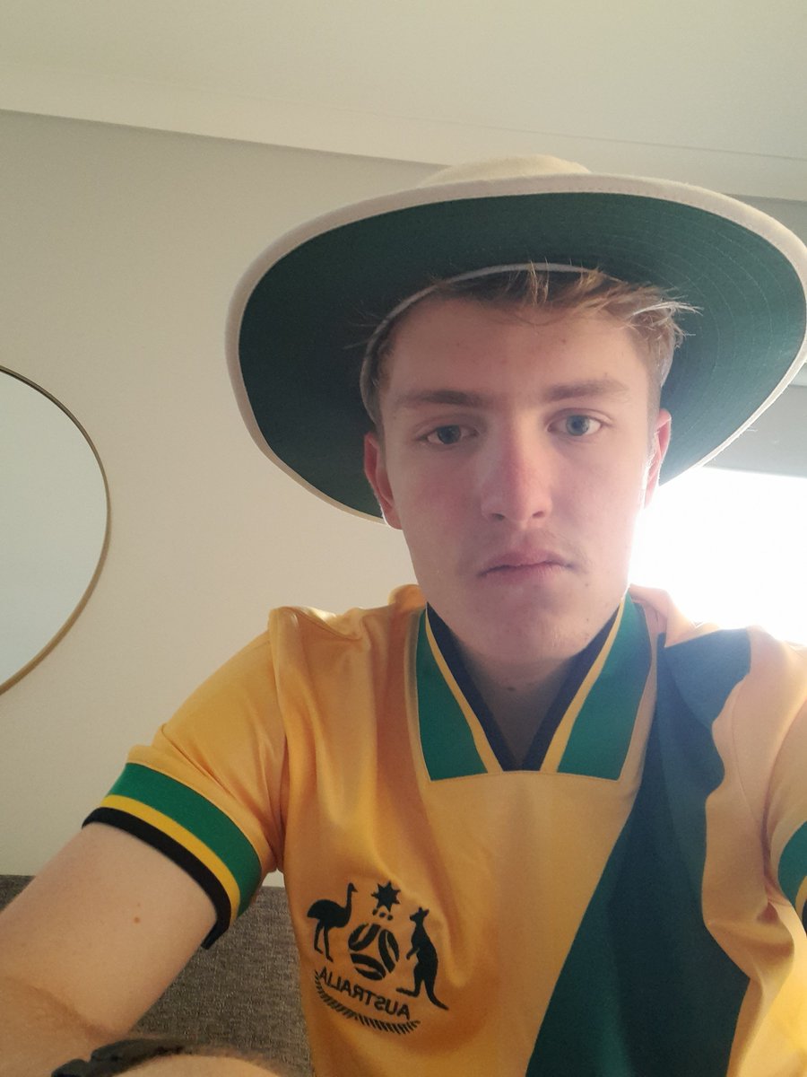 JordanTHFCFFC's tweet photo. Seeing as everyone wears rugby and cricket shirts to Socceroos games #AUSvSA #RIPWarnie https://t.co/jot29jOyrz