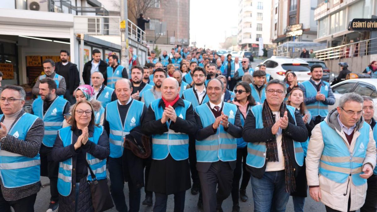 EyupsultanaDeva's tweet photo. 📍MALTEPE
Maltepe İlçesinde büyük coşku ile gerçekleşen #Maviyelekliler yürüşüne katıldık.
#Devapartisi
#AliBabacan
#devaistanbul
#devaeyüpsultan
#OylarDEVAOlsun https://t.co/11SuPcVlVf