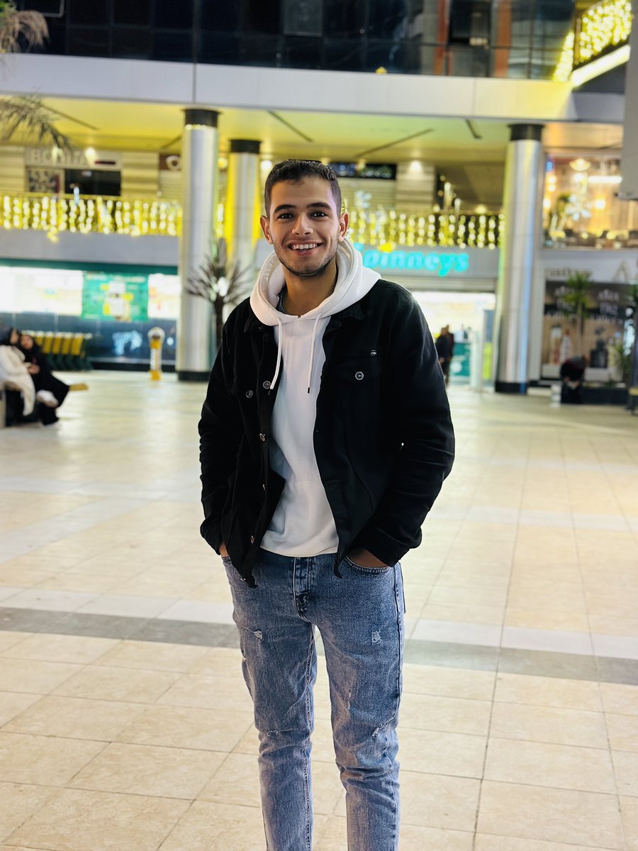 "مَنْ تَرَكَ شَيْئًا للهِ عَوَّضَهُ اللهُ خَيْرًا مِنْه"🤍.