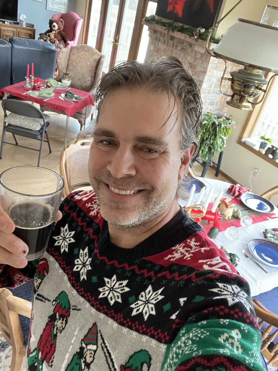 It’s Christmas and I’m away from the woman I love so much. Spending the holiday with her mom in Coupeville, WA…almost as good. Prepping for a party, but got my steering XI set for Boxing Day. Love to all in the #FPLBeerClub and Merry Christmas to those in the FPL Community #FPL