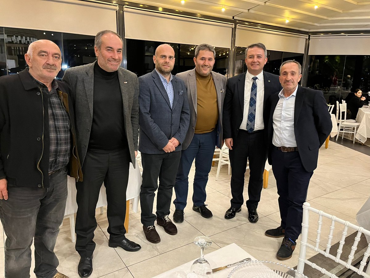 Yılların eskitemediği dostluklar biriktiriyoruz…

Emin Ali Önder Abimizin kızı Ece’nin nişanında dostlarımızla bir aradayız.😊