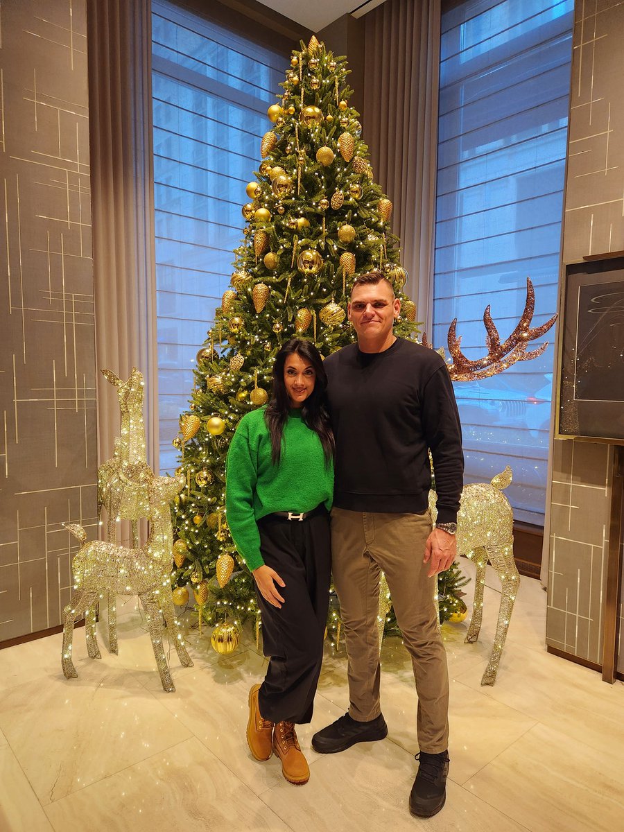 JinnyCouture's tweet photo. Merry Christmas ⭐️ https://t.co/jERcLr1T2e