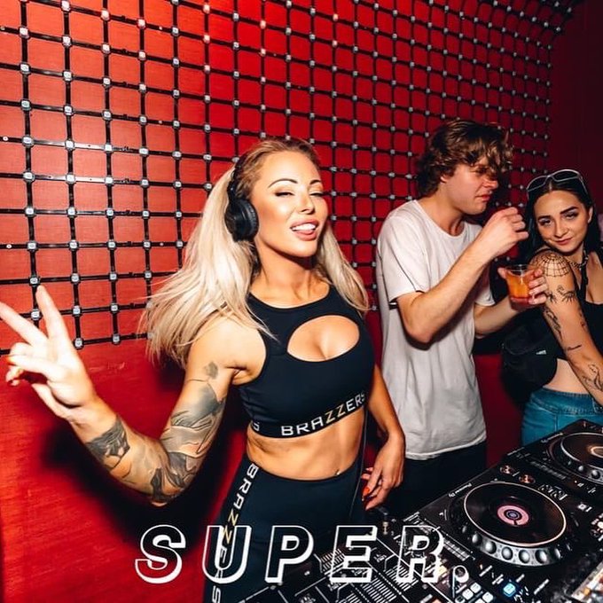 What a vibe this year has been 🎶 https://t.co/Tgr3xU3x2G<a href="/tag/linkinbio"class="tags"><span>#linkinbio</span></a><a href="/tag/free"class="tags"><span>#free</span></a><a href="/tag/morning"class="tags"><span>#morning</span></a><a href="/tag/onlyfans"class="tags"><span>#onlyfans</span></a>