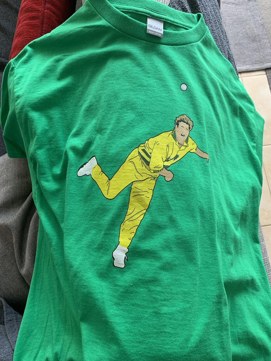JTowne7's tweet photo. Wearing this to the MCG today #BoxingDayTest #AUS #RIPWarne https://t.co/X7x72vboPL