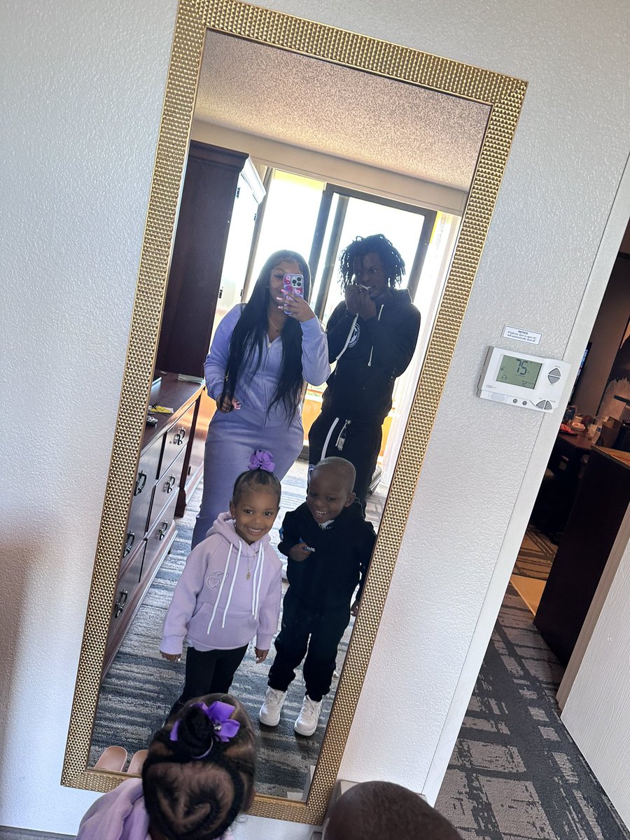 _Viancaaa's tweet photo. Merry Christmas To All 💙🤞🏾 https://t.co/hgnMkdemI4