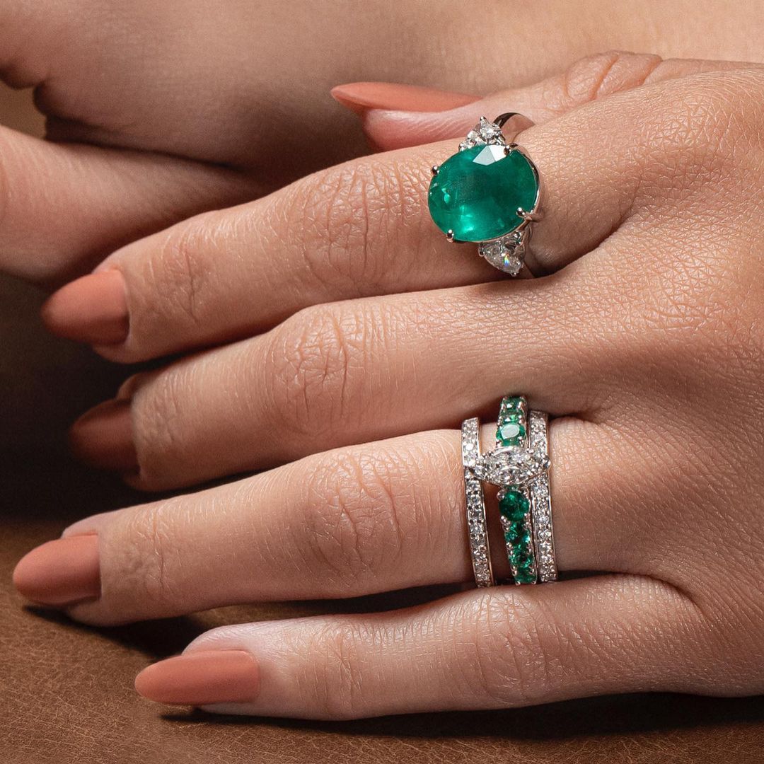 Costantini1967's tweet photo. Esmeraldas Costantini 
 
#Costantini #CostantiniJoalheria #JoiasCostantini #Jewelry #BrazilianJewelry #Esmeralda #Esmeraldas #Ouro18K https://t.co/oWuE1IBgMh