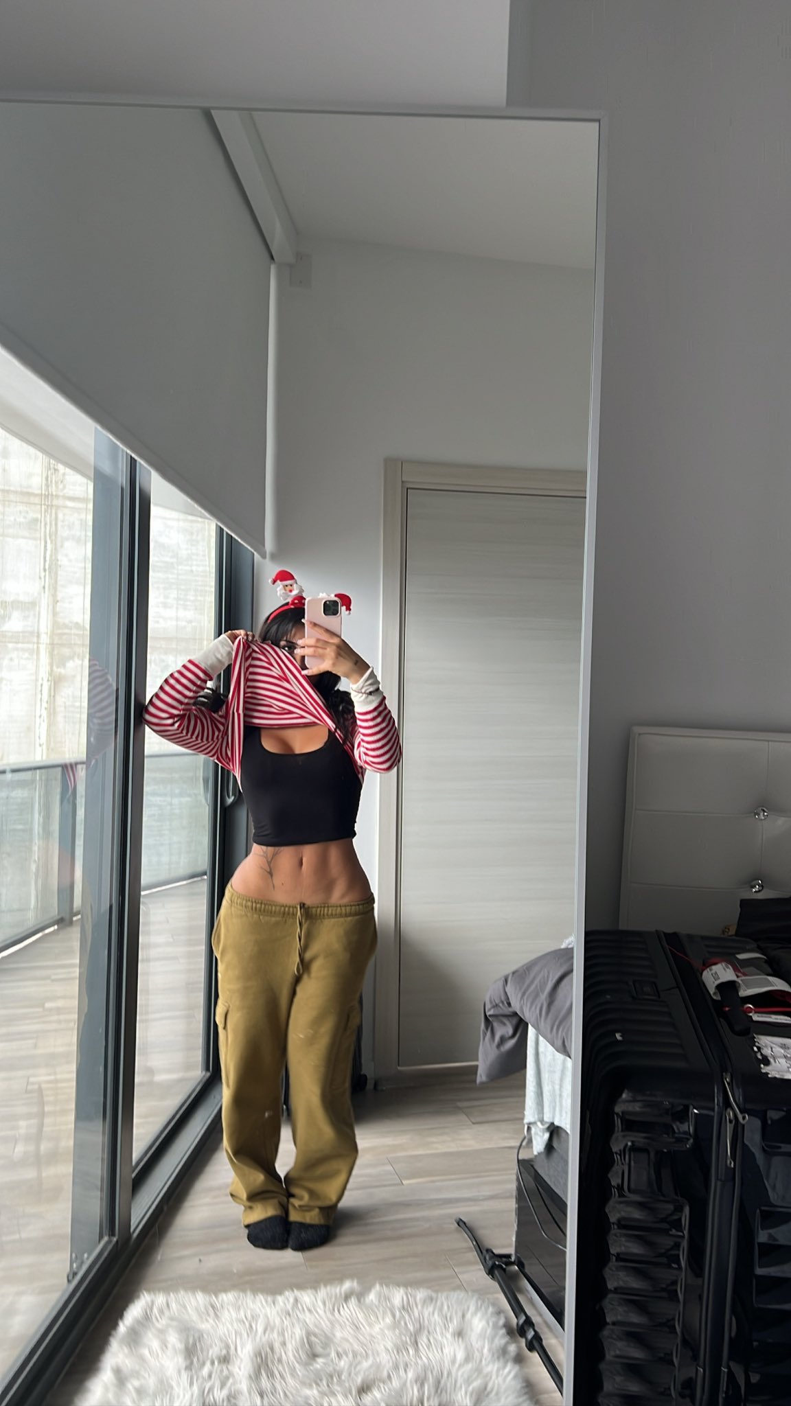 Snax🕷 on Twitter: "this is my xmas attire along with a fat joint 🤓