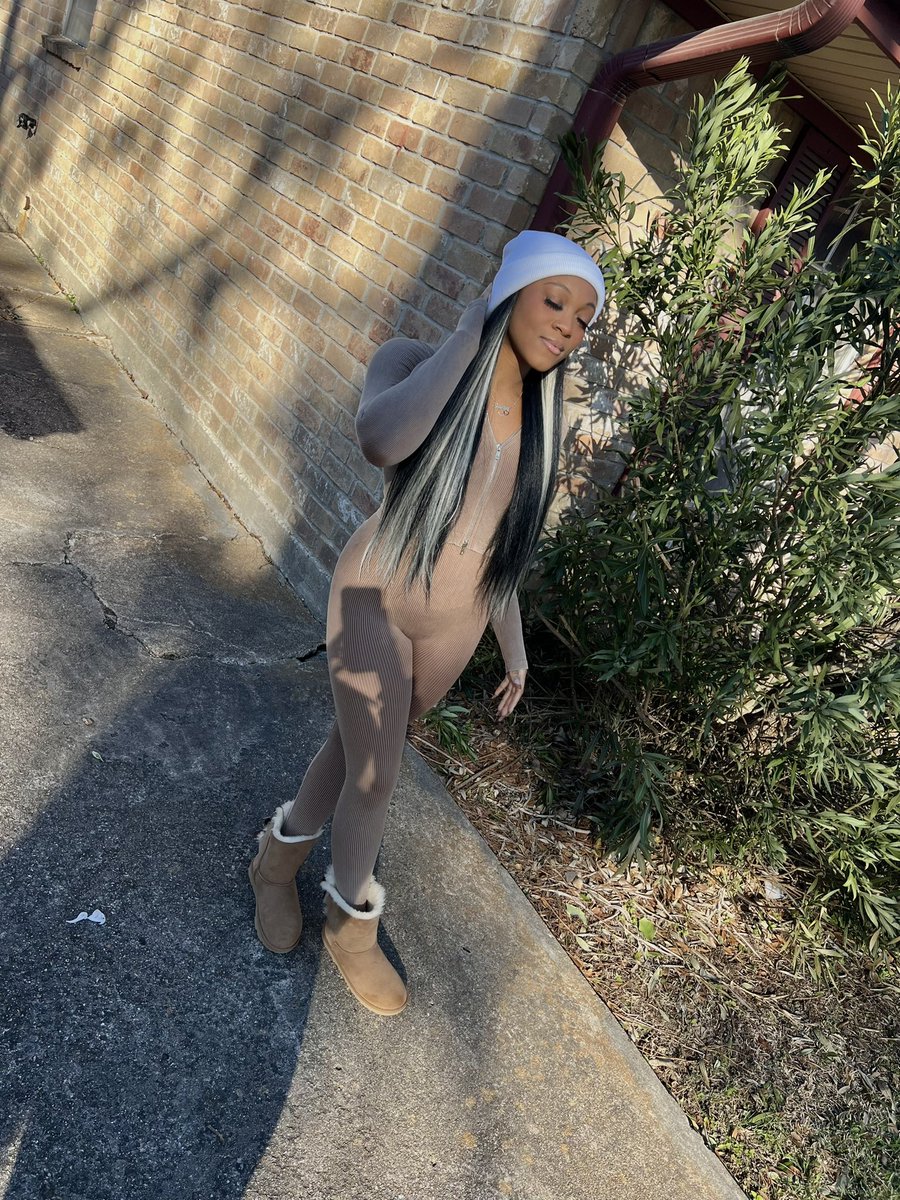 jayyxlyons's tweet photo. Merry Christmas 🤍 https://t.co/TZ1vCzGjbM
