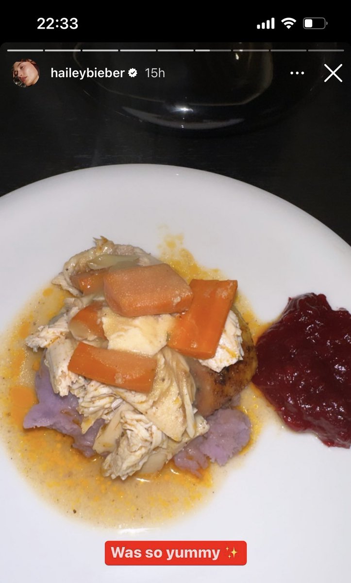 taysplay's tweet photo. she just be cooking anything https://t.co/HWUfsk9Vzl
