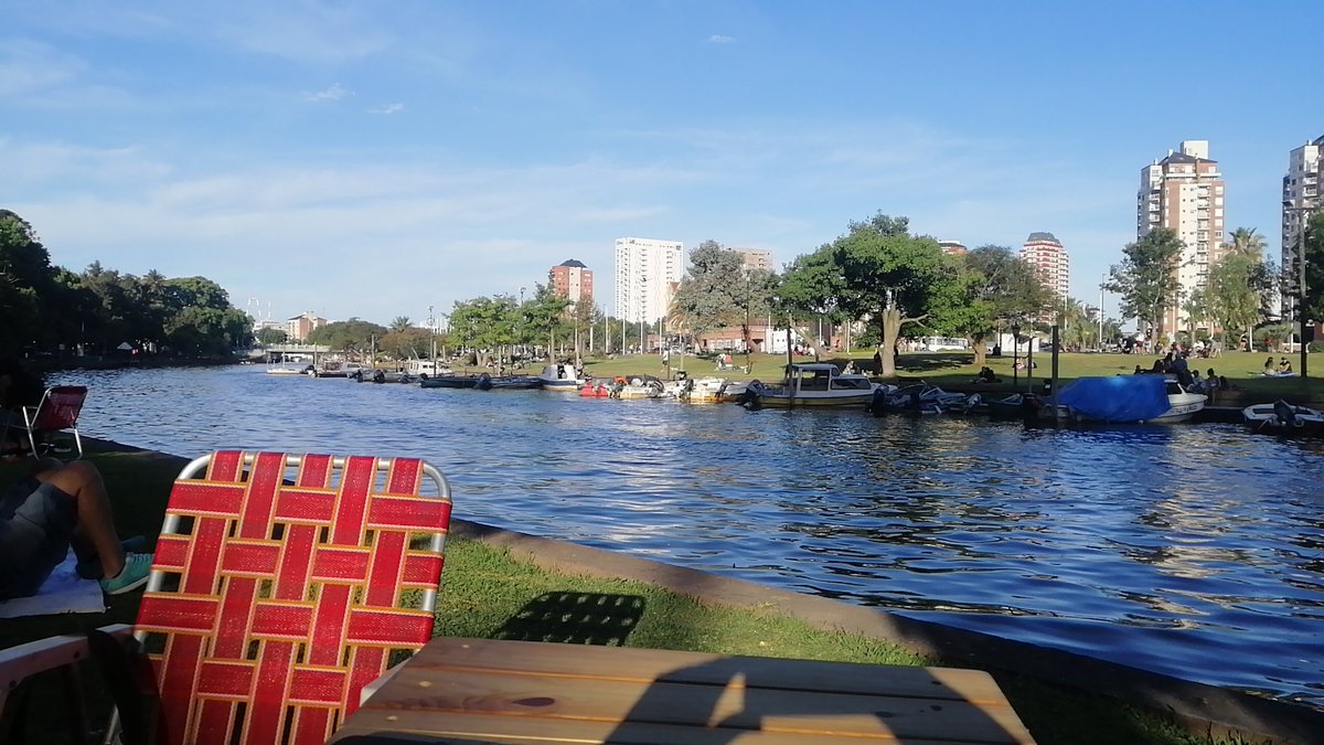Hermoso atardecer en el Tigre..