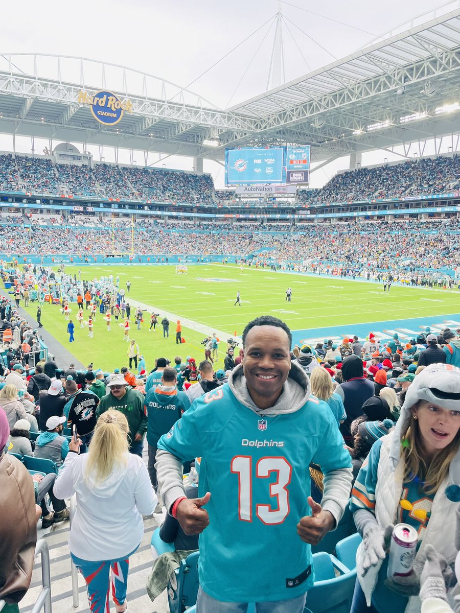 JamesDavisEdD's tweet photo. ‘Tis the season to be jolly.🐬 #miamidolphins #dolphinsfan #gofins #merrychristmas2022 https://t.co/aznpgfIlgc
