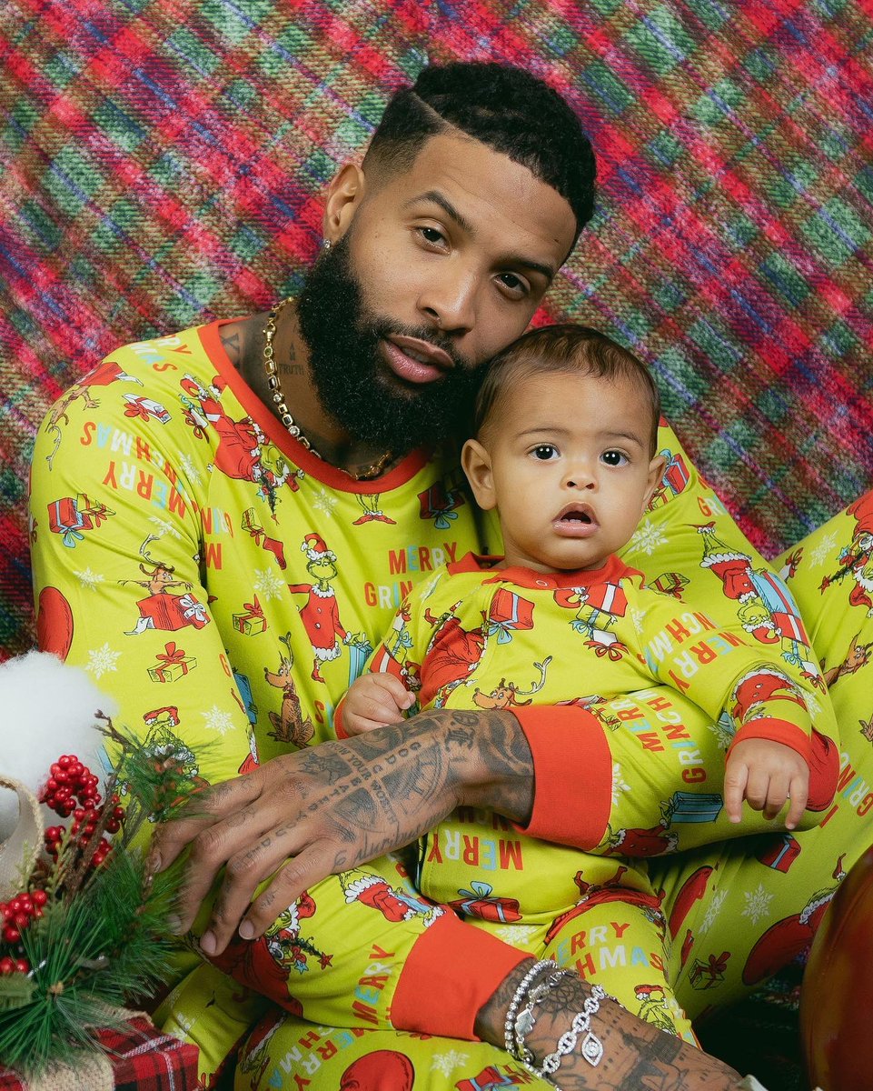 obj's tweet photo. Merrrry Merrrry!! https://t.co/9M6RdFHxWf