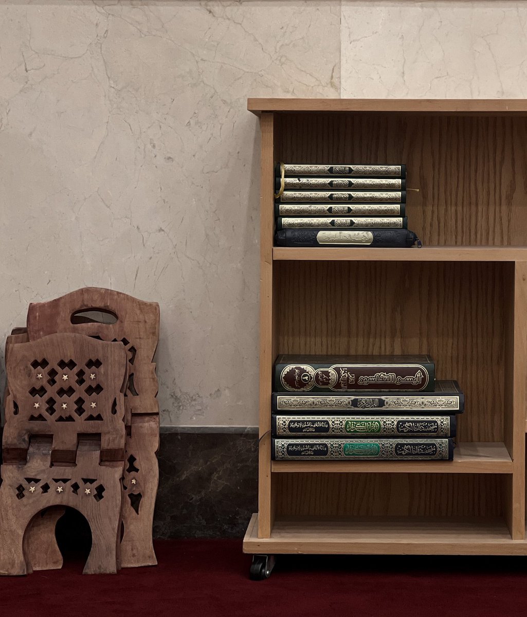 حلقات التحفيظ هي جنة الدنيا 
لا نعيم كنعيمها، ولا أُنس كأُنسِها.