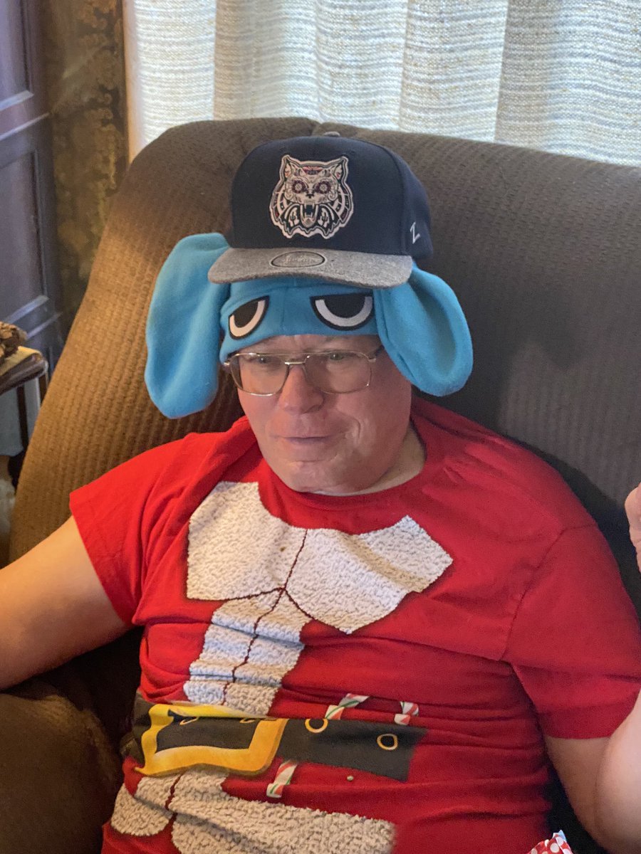 My dad styling the @elenafortunee drip