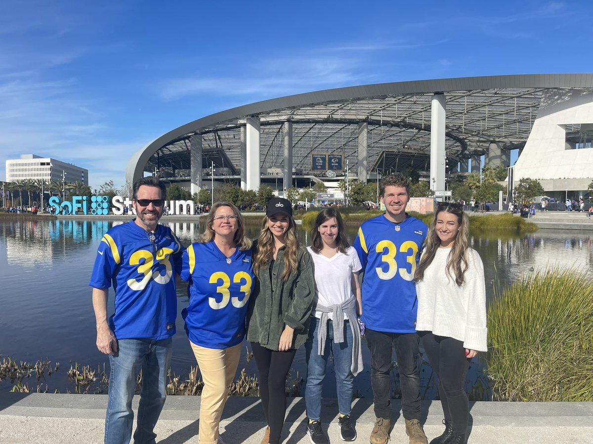 Alisa Kinney tweet media