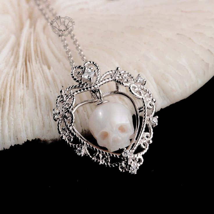 ⠀
⠀🎄   *     𝐢t's    𝗖𝗛𝗥𝗜𝗦𝗧𝗠𝗔𝗦    time .

⠀   feliz  navidad,  tonta.  si  no  los
⠀       usas  al  menos  una vez  te  
⠀        patearé,  quedas  avisada.
⠀