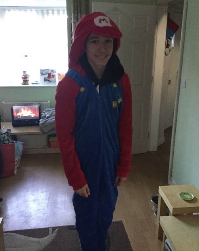 tinawasnthere's tweet photo. guys this is my friend plz be nice https://t.co/MgpONNLw1E