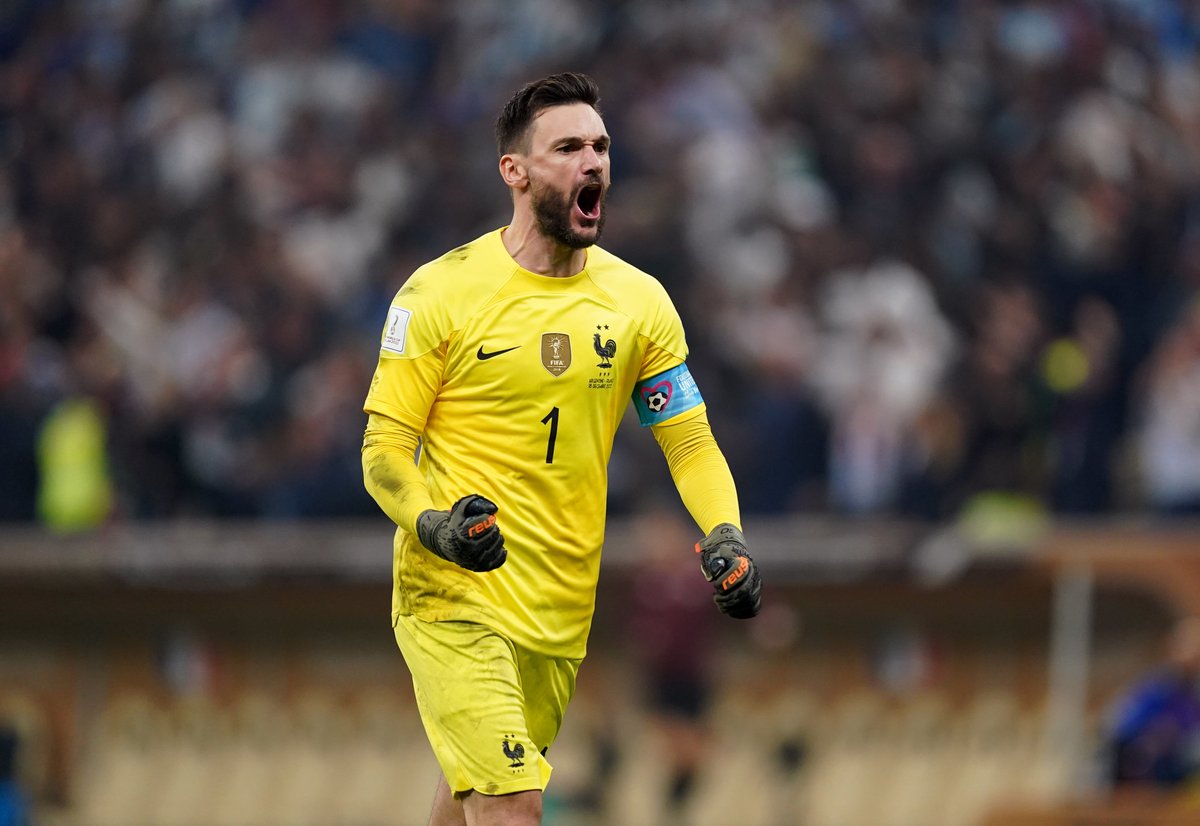 ActuFoot_'s tweet photo. Joyeux anniversaire à Hugo Lloris qui fête aujourd’hui ses 36 ans. 🇫🇷 https://t.co/b4vxujo67M