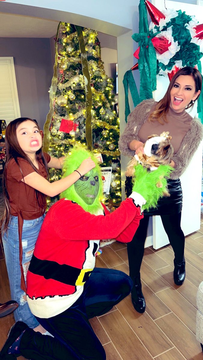 Season’s greetings! 🎄 🎁