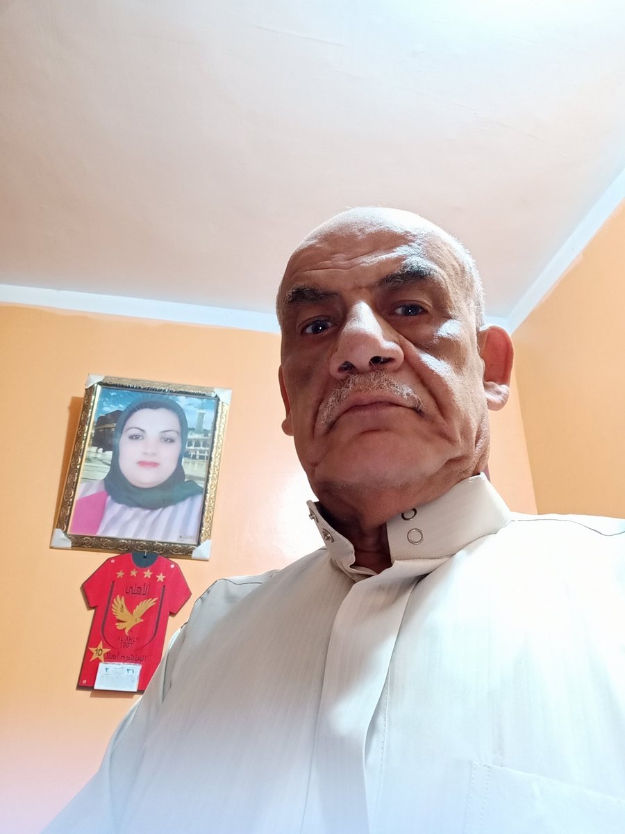 Reda44765940's tweet photo. اجمل التهاني وارق الاماني للأخوة المسيحيين بعيد الميلاد المجيد اعاده الله على العالم أجمع بالخير والبركات والخروج من الأزمات المالية والسياسية وانتشر الأمن والسلام بين الأمم . https://t.co/KB7GvrvXzx