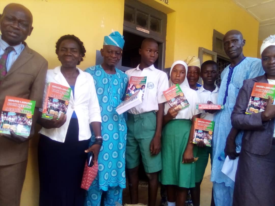 On 21st November,  2022; Hope Restored Foundation  donated 97 Book keeping and accounting textbooks to SS1,SS2 and SS3 commercial students of Awe High school, Awe,  Oyo state in conjunction with Fara Charitable Foundation.