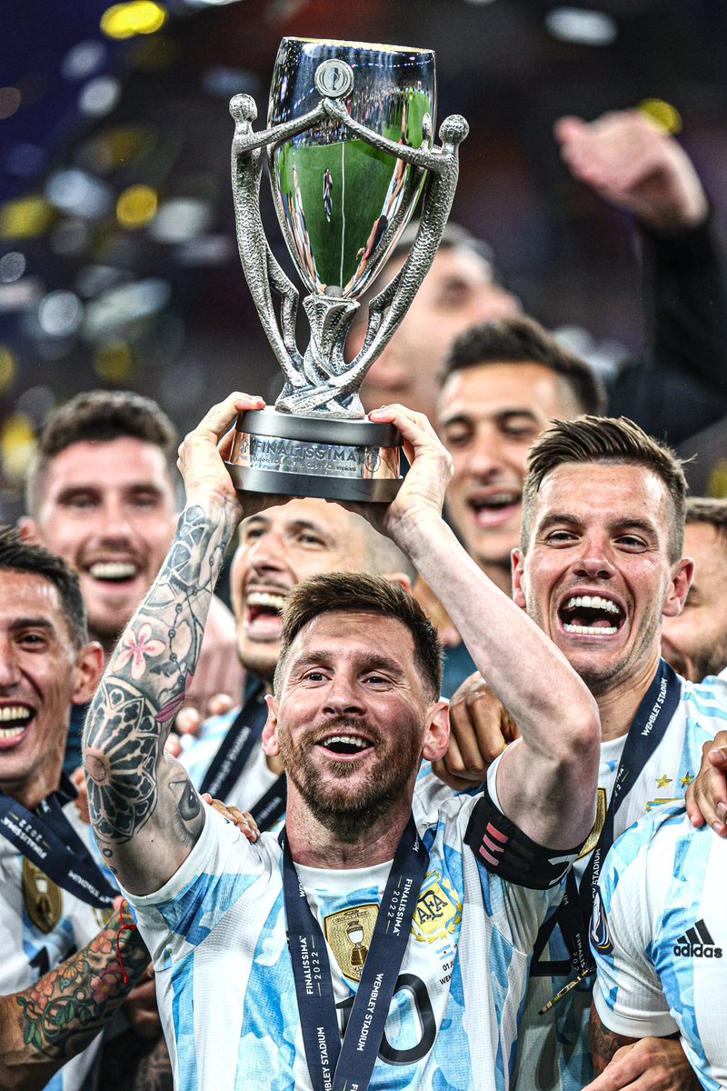 Sebaaiello's tweet photo. Máximo goleador, máximo aisistidor, máximo jugador con presencias. Tenías una Copa América y sumaste la Finalissima y Campeón del Mundo. Ojalá seas eterno enano. https://t.co/ITL9BPQTP2