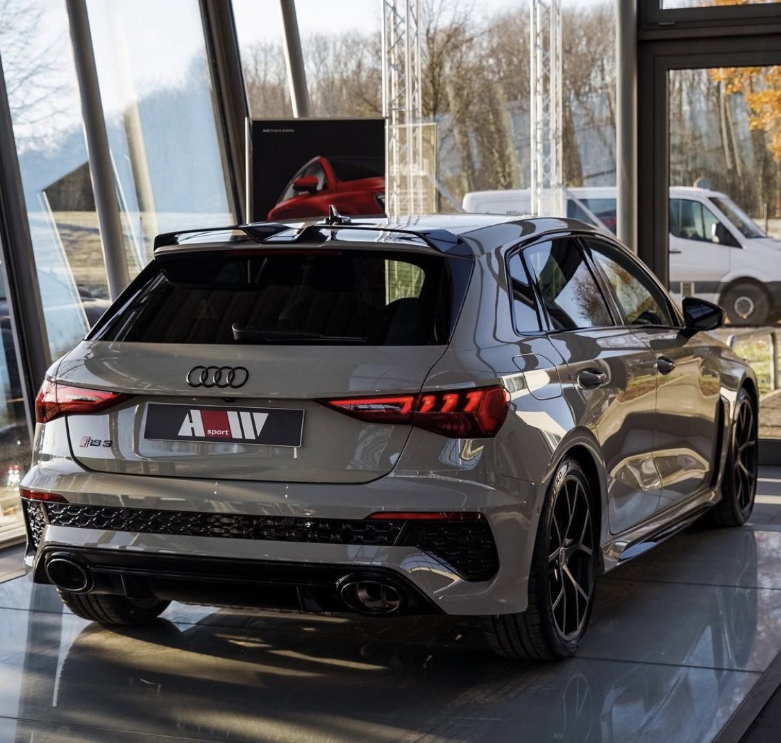 FastCarsWorld's tweet image. Audi RS3 🍑
