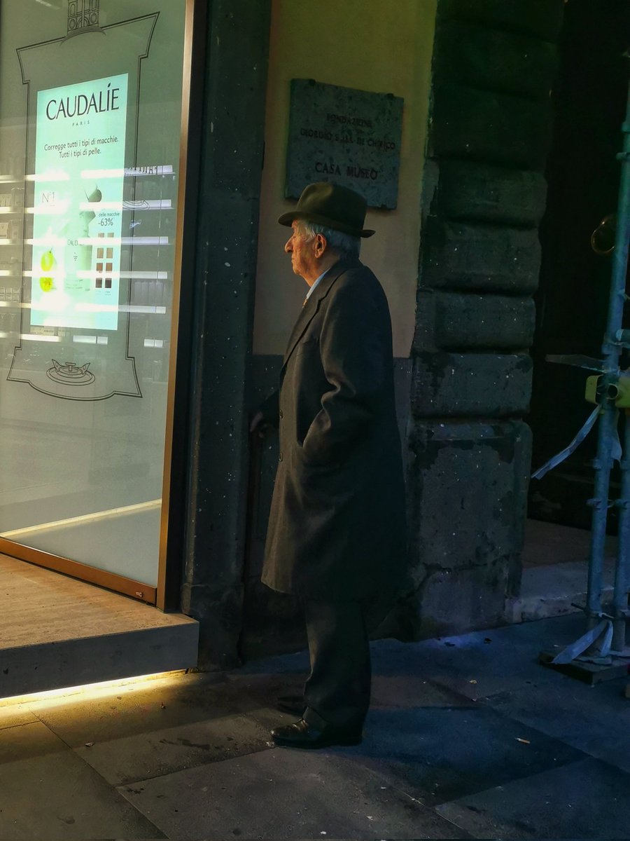 francescafgm's tweet photo. la vida es un cuadro de hopper https://t.co/fLUnxBtUET