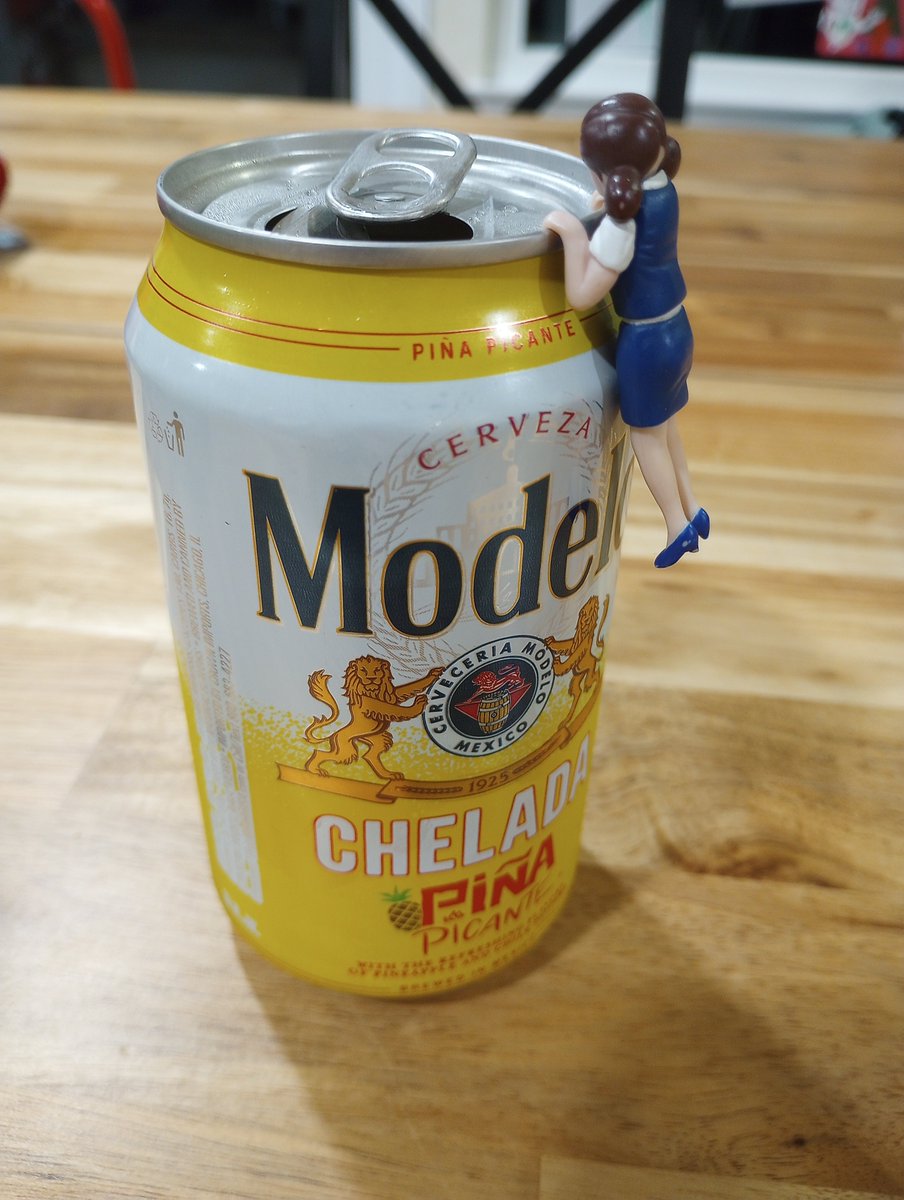 ftw_yang's tweet photo. Modelo time with my friend https://t.co/6U8o86AwFI