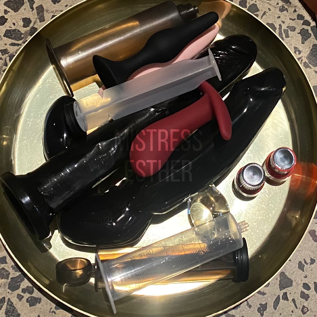 MistressEsther's tweet photo. Objects of use. https://t.co/EfSxWUZfQ0