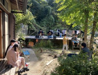 OsakaVolunteer's tweet photo. ＼ #居場所 ／#フリースクール での居場所づくり🏡

不登校や学校が苦手な10代のこどもたちとゆっくりじっくり関わります！

【日時】
月/火/木/金 9:45-18:00 ※頻度/時間は相談
【場所/募集先】
フリースクールはらいふ(最寄：JR京都線「高槻」)
@halife_me

詳細
☞ https://t.co/yCXZ85XAD7

#K291 https://t.co/a7MdZFQeDX