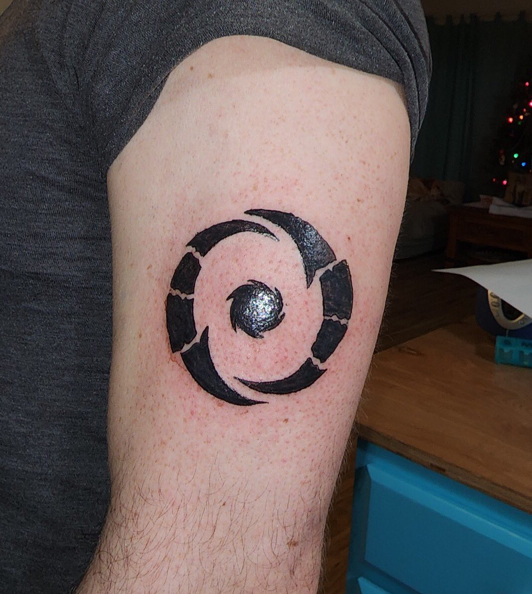 DesrynDoes tweet media