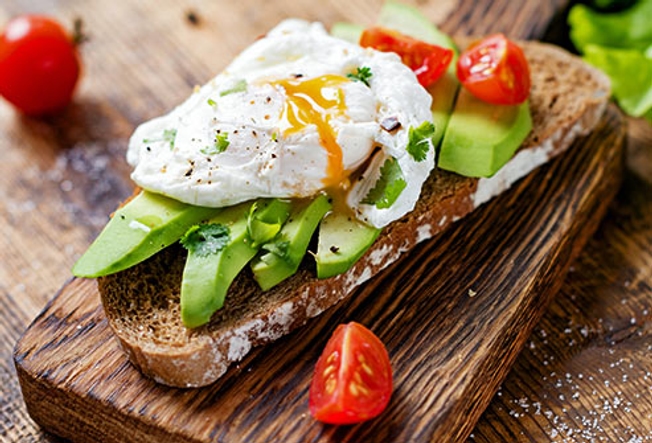 sunshinefarminc's tweet photo. Add a slice of whole-grain toast, some avocado, and a little hot sauce, and you don’t have to worry about sugar or carbs because eggs don't have either #greatstory #eggbenefits https://t.co/5hWcVVSl8K
