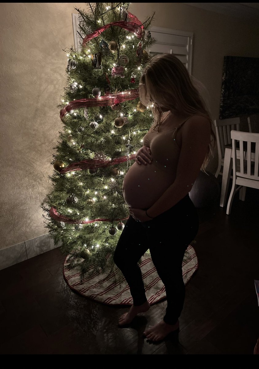 haleypriebe's tweet photo. 38 weeks 💙
Baby boy will be here so soon ✨ https://t.co/r64womVFqF