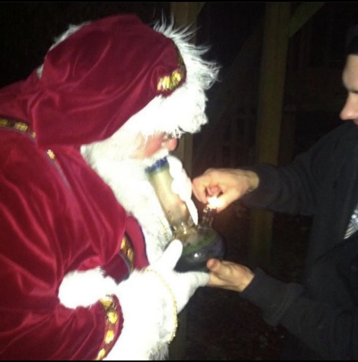 illegaldoob's tweet photo. Bah humbug https://t.co/IGcJMi0mHQ