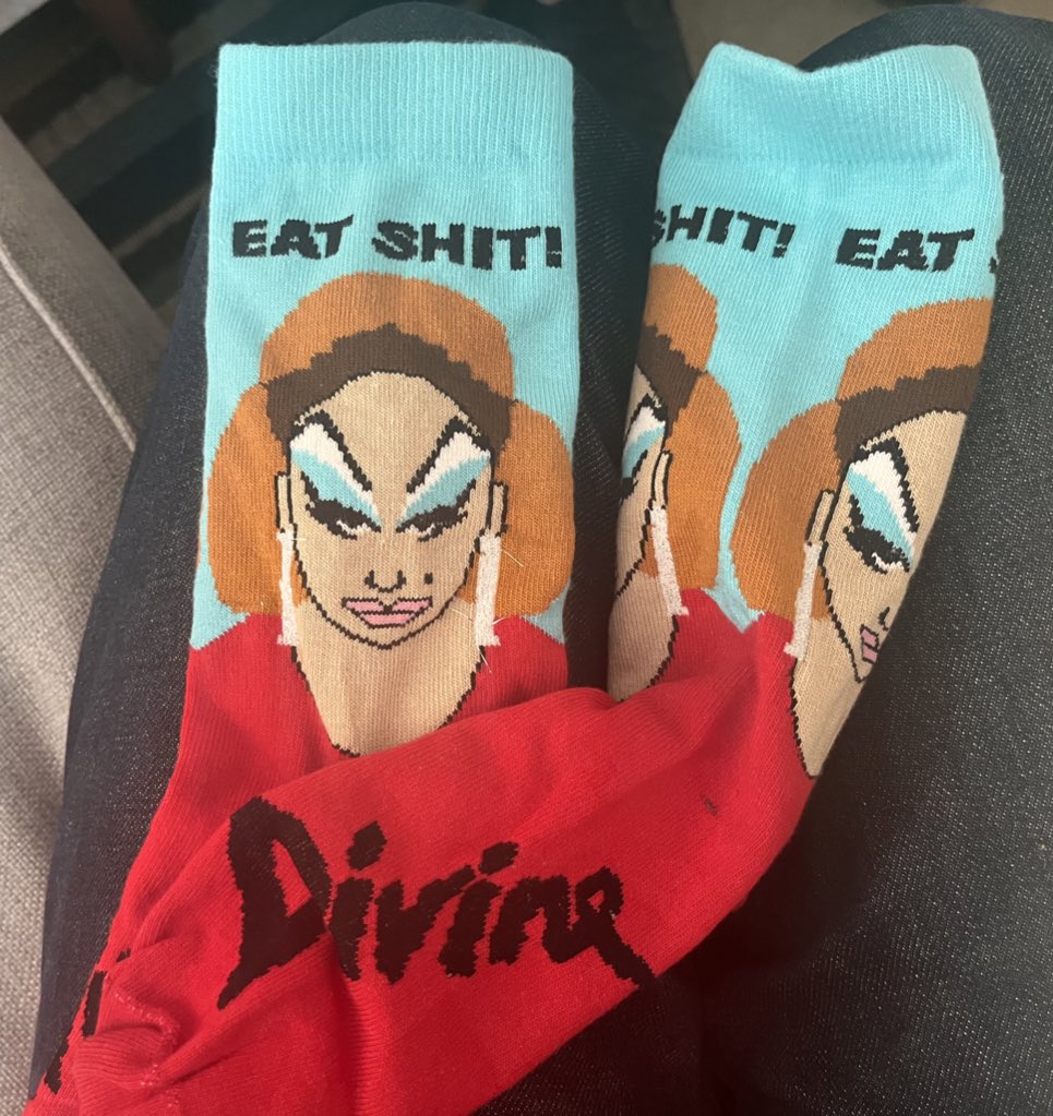 get ready for a new Divine palette thanks to my newly acquired socks via <a href="/saskiakeultjes/">Sask</a> (i love u baby)