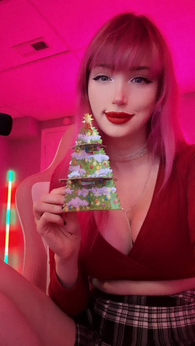 Merry Christmas 🎄 happy I got to spend time with family despite the weather! Also, someone tipped me