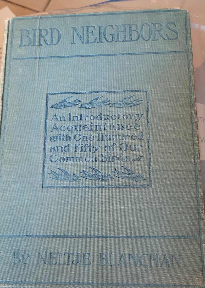 Ryn1143's tweet photo. @BirdIzLife A 1904 edition of Bird Neighbors! Came with random newspaper clippings about birds hidden away in it, from 1917, plus an ad for a civil war biography for some reason. The things you find in old books lol https://t.co/3RwUxeaH7c