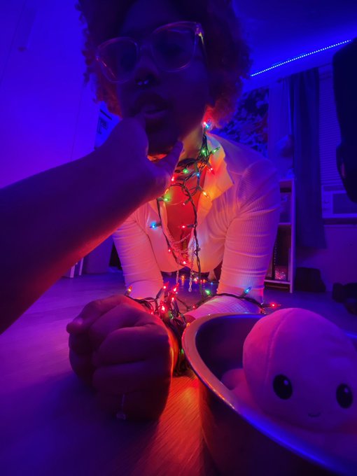 happy holidays :) from your favorite puppy in heat :) #puppygf #xmaslights #nsfwtwt https://t.co/xoN<a href="/tag/xmaslights"class="tags"><span>#xmaslights</span></a><a href="/tag/nsfwtwt"class="tags"><span>#nsfwtwt</span></a><a href="/tag/puppygf"class="tags"><span>#puppygf</span></a>