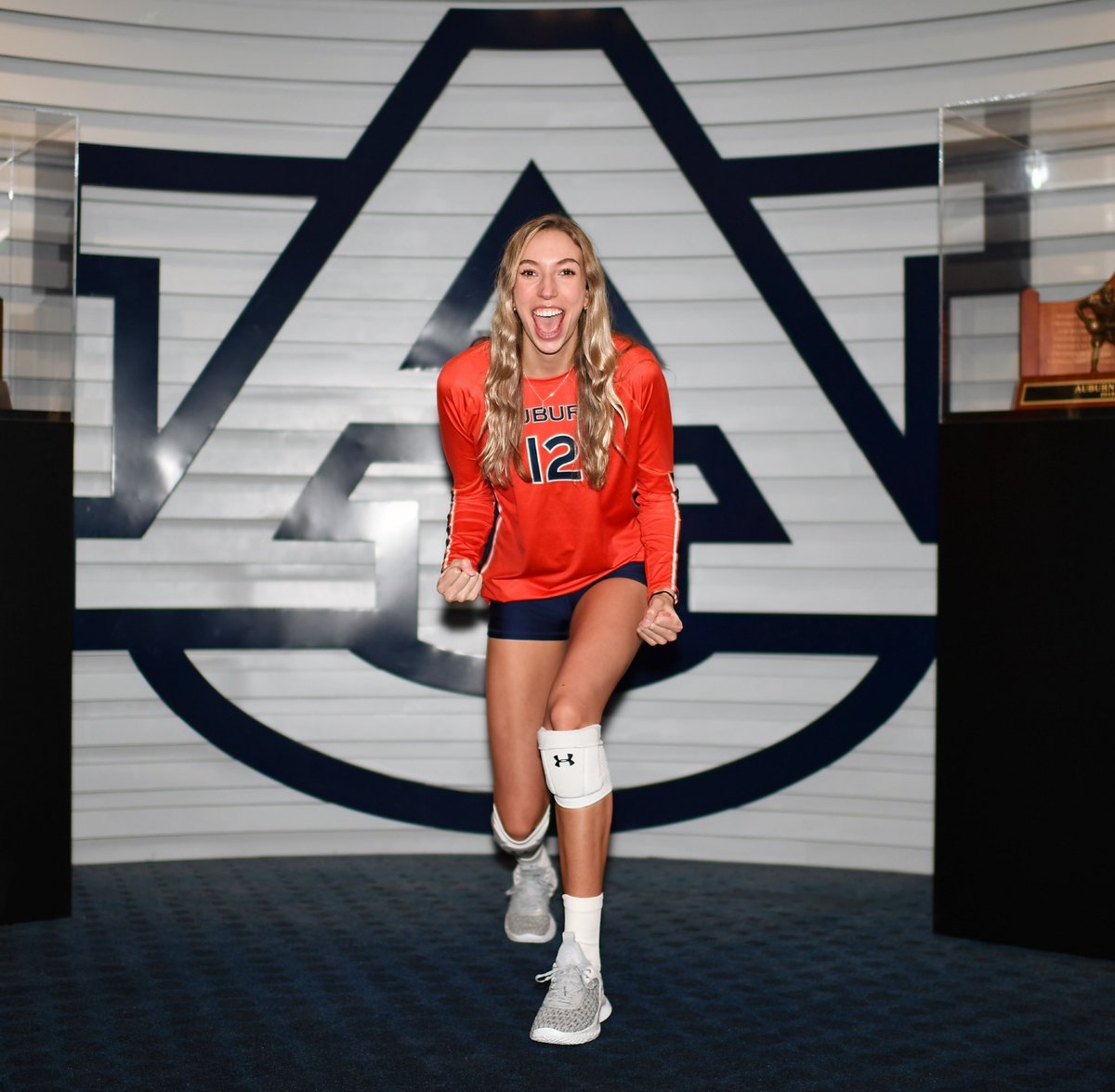 kydiswan's tweet image. Merry Christmas and Happy New School!

So blessed to announce that I will be pursuing my graduate degree and furthering my volleyball career at Auburn University! Thankful for all who have helped me along the way! WAR EAGLE🦅