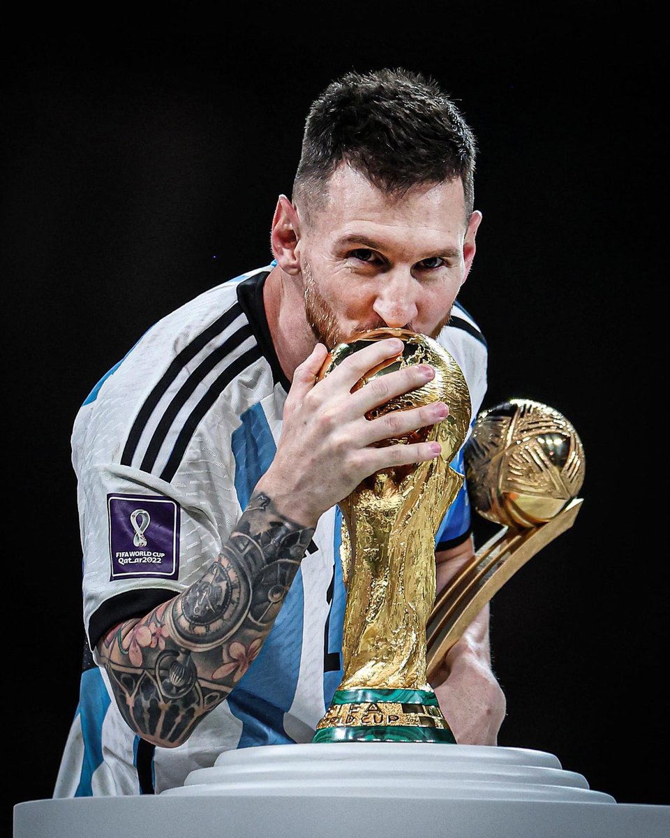 alimo_philip's tweet photo. 🇦🇷 Lionel Messi’s Career Stats;

🏟️ 1003 Games
⚽ 793 Goals
🎯 354 Assists
🥅 1147 Goal Contributions
🏆 42 Trophies 
🏅 7 Ballon d’Ors
🏅 6 Golden Boots
🏅 2 World Cup Golden Balls

🔝 #FIFAWorldCup Stats

#Messi𓃵|#GOAT𓃵|#ARG https://t.co/ei1sXSAtjC