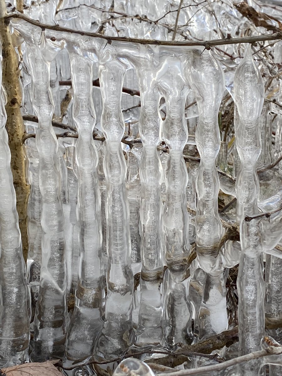 KevinHunsicker's tweet photo. Incredible ice formations along the Lehigh River near Palmerton, PA (Carbon County) today @JimCantore @6abcadamjoseph @AdamKlotzFNC @JaniceDean https://t.co/wGFDFCuC3U