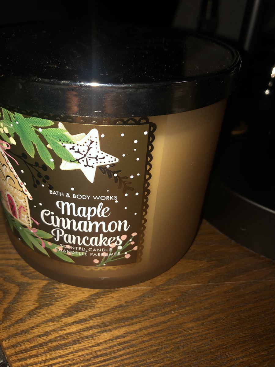 HeatherDwGil's tweet photo. Best smelling candle from best hubby in the world ❤️😎 https://t.co/Fhwd3Je8R6
