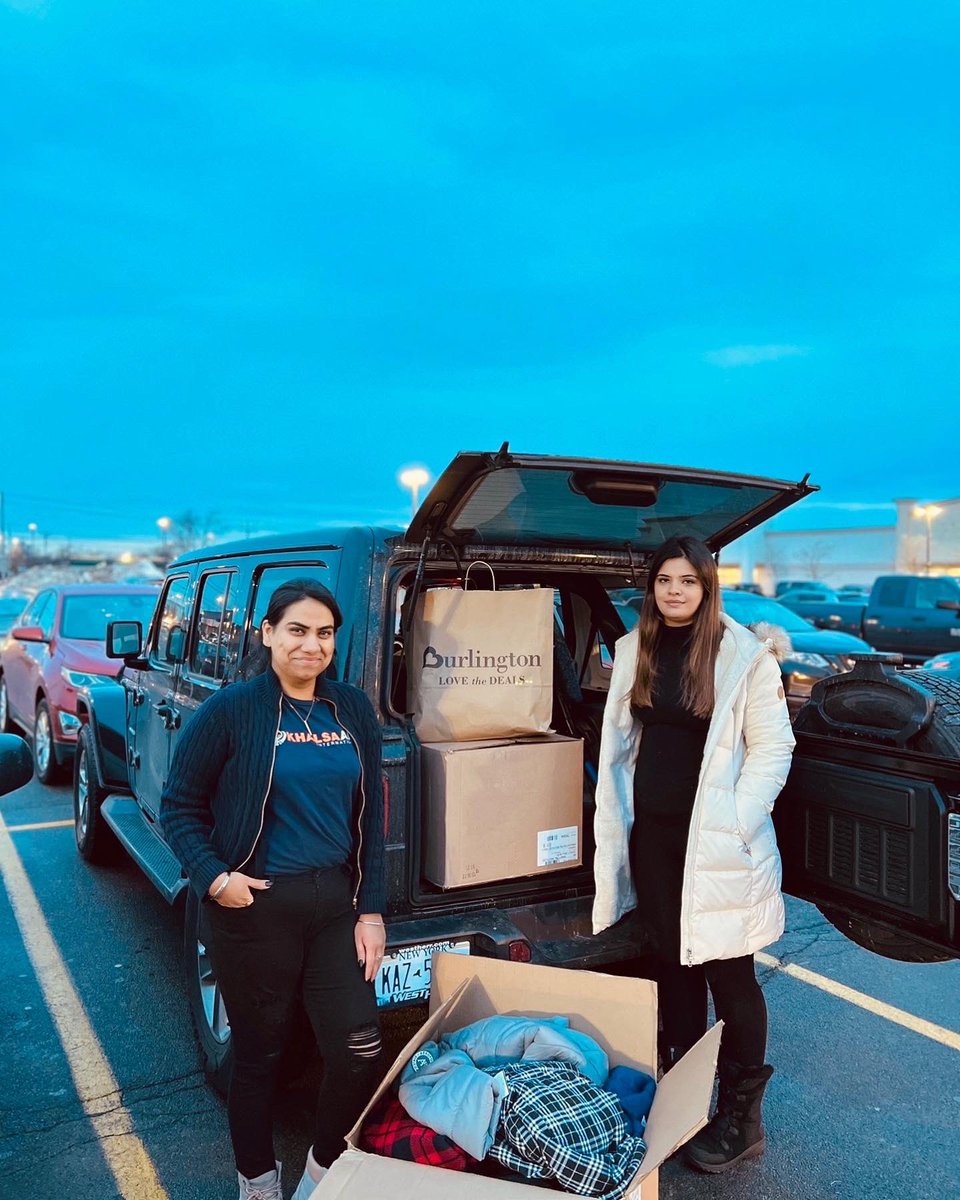 KhalsaAidUSA's tweet photo. Khalsa Aid New York delivered new jackets, warm clothing, gloves, socks and hats, as part of our third annual National Winter Campaign to honor the sacrifice of Mata Gujri ji and Chote Sahibzade. https://t.co/hUmkzK1sIm