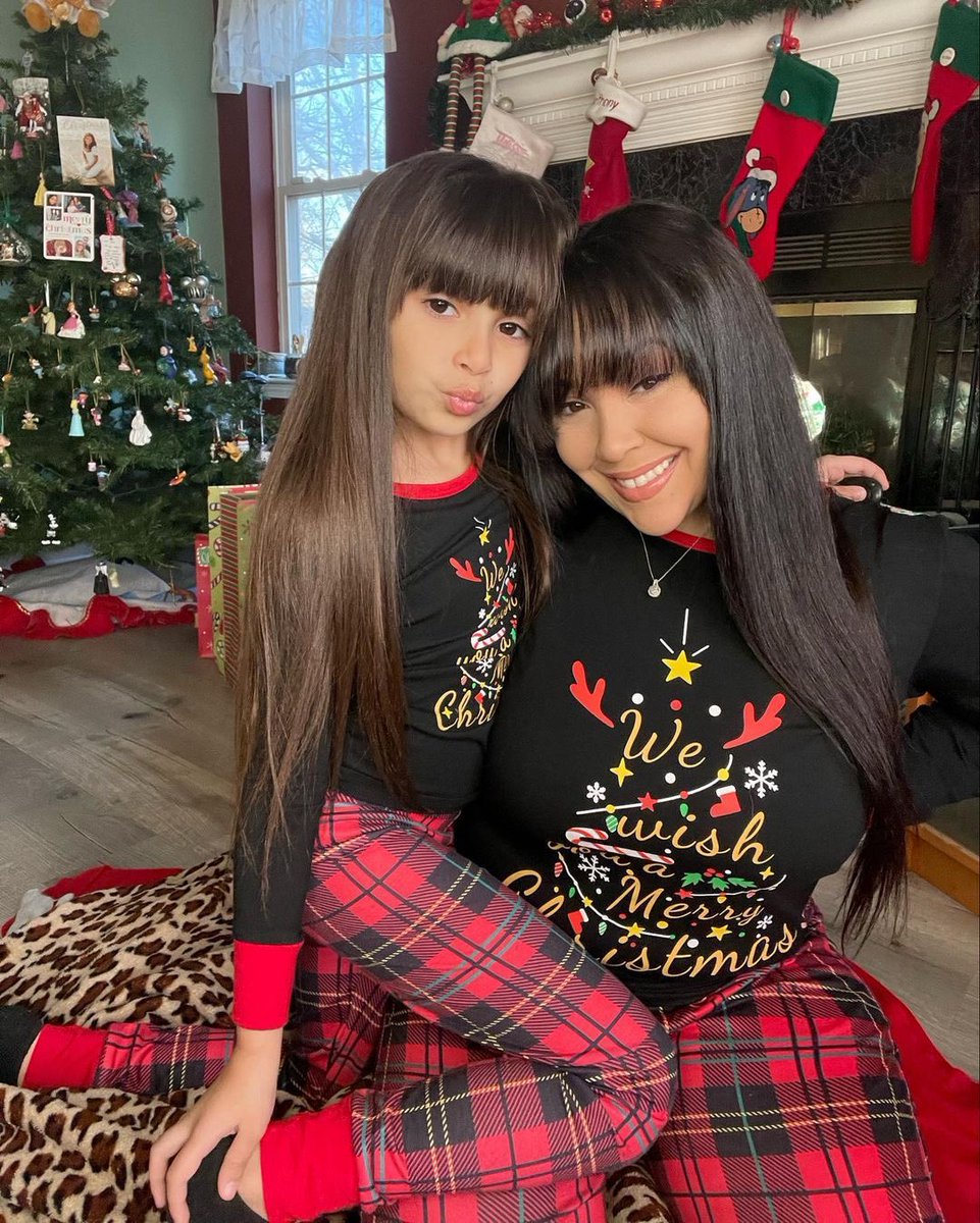 _therealcece_'s tweet image. ℳℰℛℛ𝒴 𝒞𝒽𝓇𝒾𝓈𝓉𝓂𝒶𝓈 🎄❤️🎁😚💋